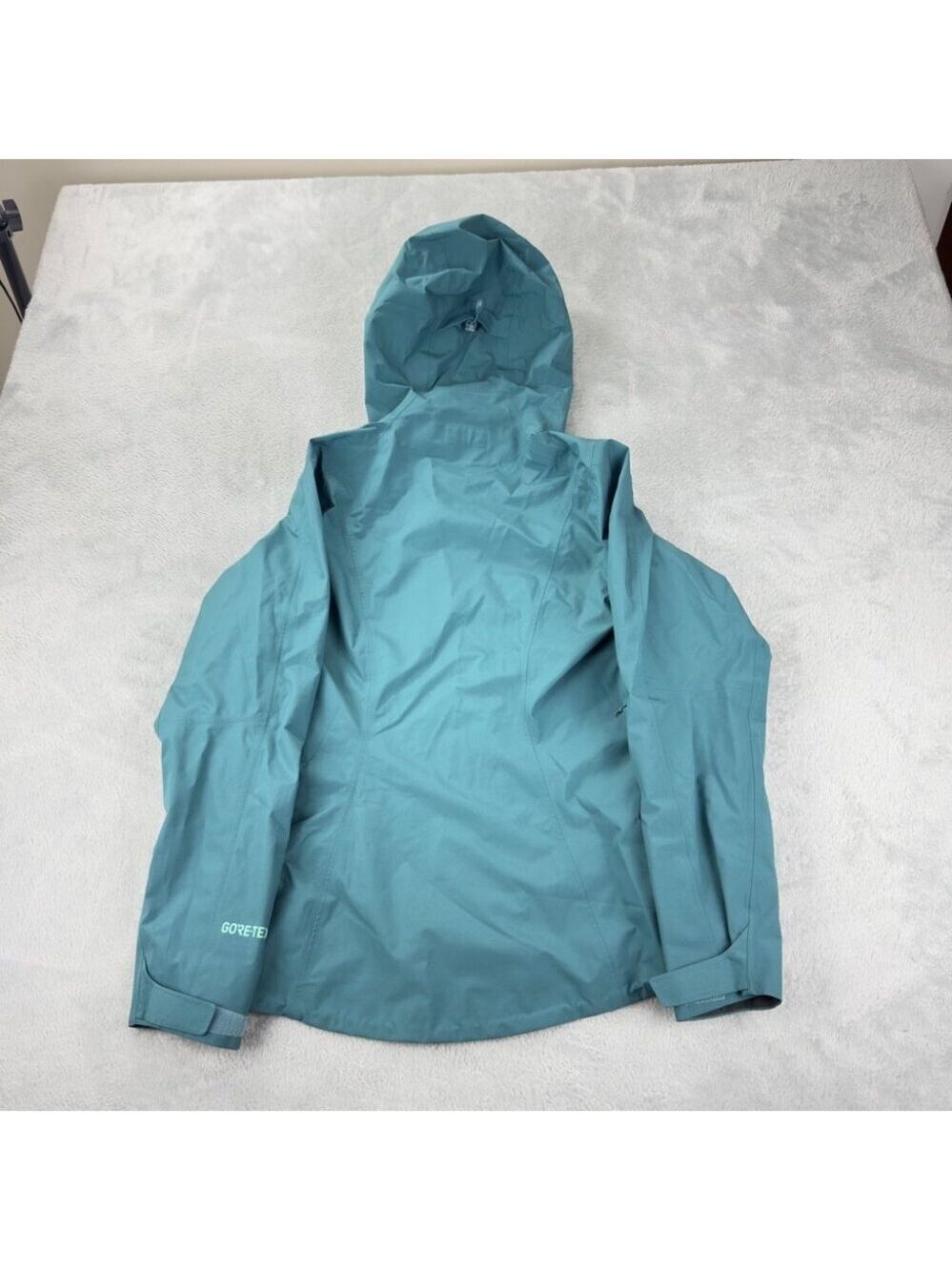 Patagonia NWT Women's Size Small Calcite Gore-tex Jacket 84995 Style Number - Picture 5 of 16